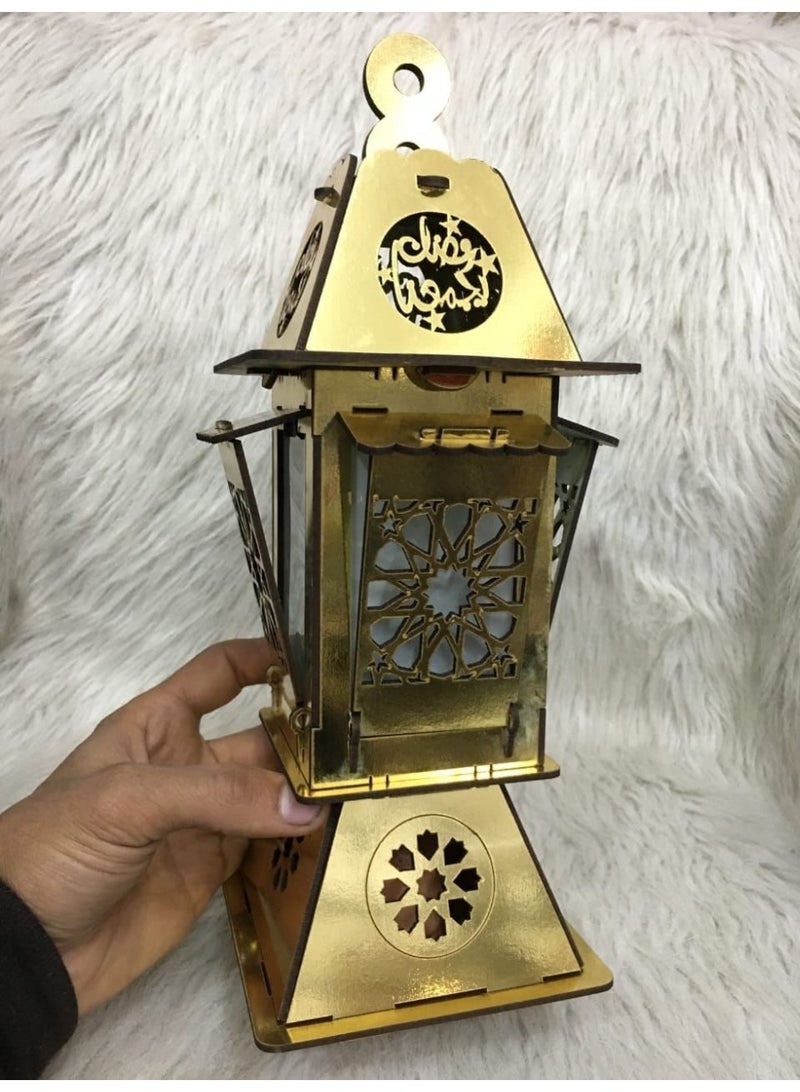 فانوس رمضان خشبي على شكل مشربية صوت وإضاءة